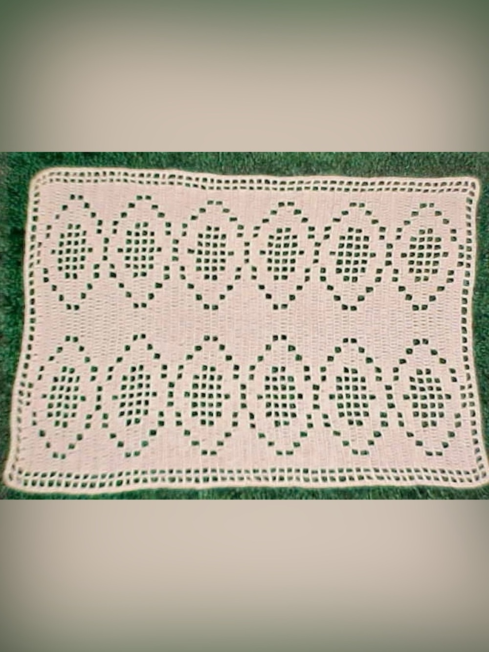 Hand Crafted Doily Vintage Crochet Ivory Diamond Pattern 18"x12" Rectangle